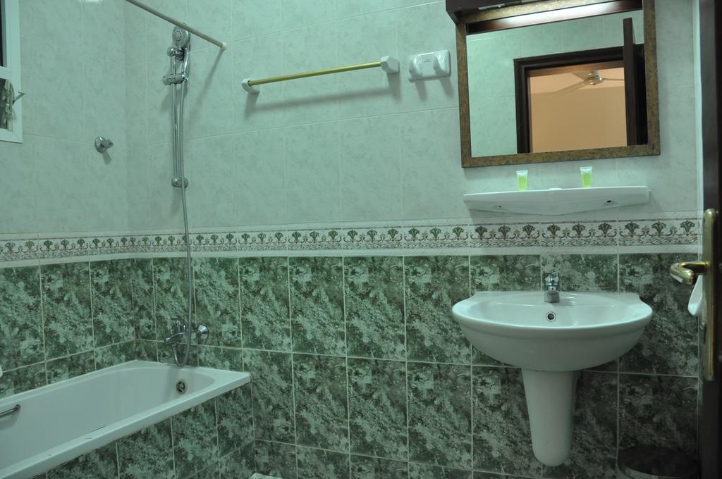 Sahara Hotel Apartments Mascate Exterior foto